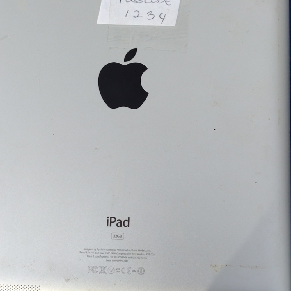 Ipad - Picture 2 of 2